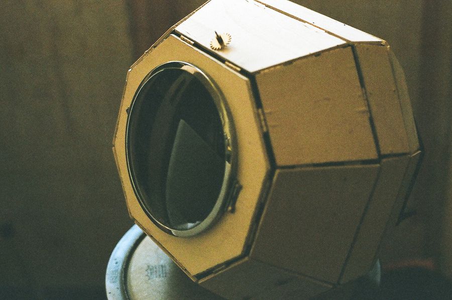 <p>2010<br />
Head Box</p>